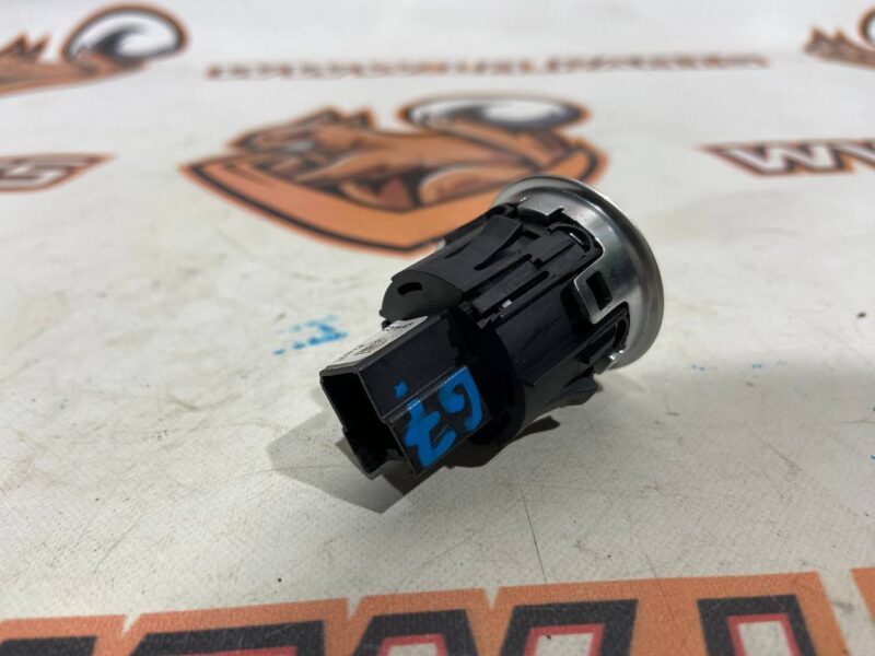 LR070381 Start/Stop Button Land Rover Discovery 5, Range Rover Sport L494, Range Rover Velar Used cost 30 € in stock 9 pcs.