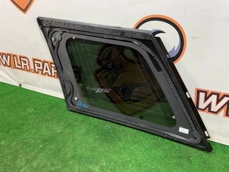 LR077626 Glass in the body side right rear Range Rover L405 (2013-2021) Used cost 150 € in stock 2 pcs.