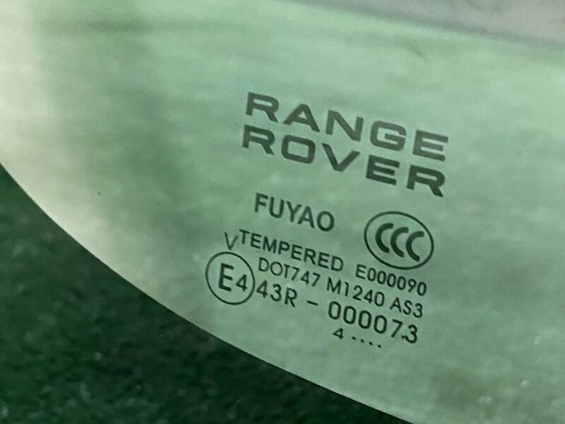 LR077637 Glass in the body side left rear Range Rover L405 (2013-2021) Used cost 150 € in stock 3 pcs.