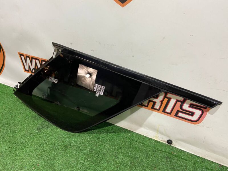 LR078379 Side right rear glass for Land Rover Discovery Sport L550 (2015-) Used cost 150 € in stock 4 pcs.