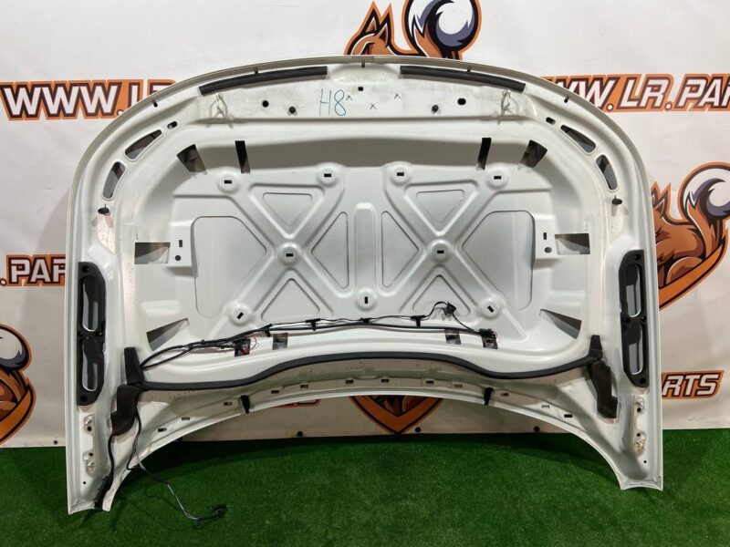 LR078571 Hood for Range Rover L405 (2013-2021) pre-2018 Used cost 900 € in stock 6 pcs.