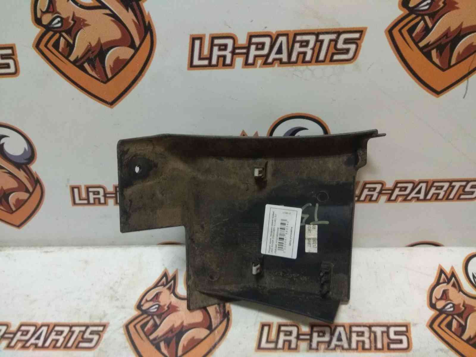 LR082946 Fender molding front right lower Land Rover Discovery 5 L462 Used cost 37 € in stock 1 pcs.