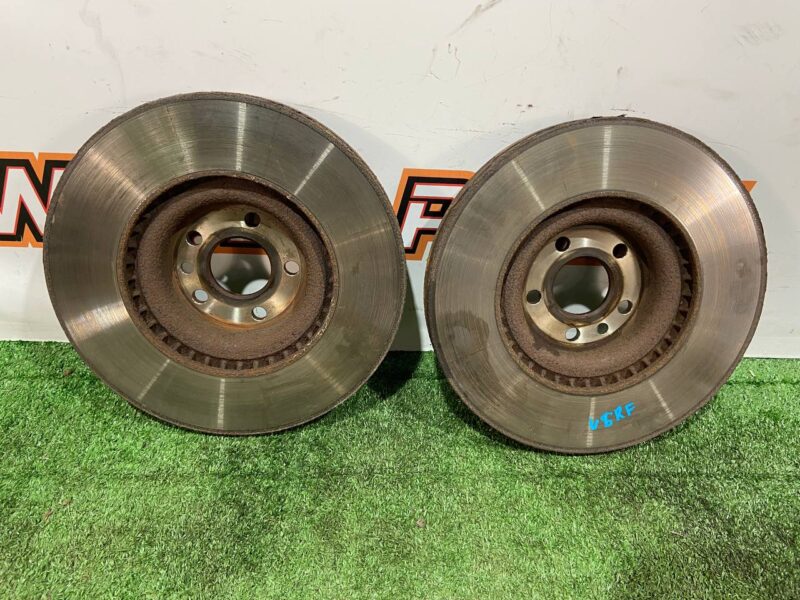 LR083647 Brake disc 2.0ie LAND ROVER DISCOVERY SPORT (L550) 2015- Used cost 25 € in stock 2 pcs.