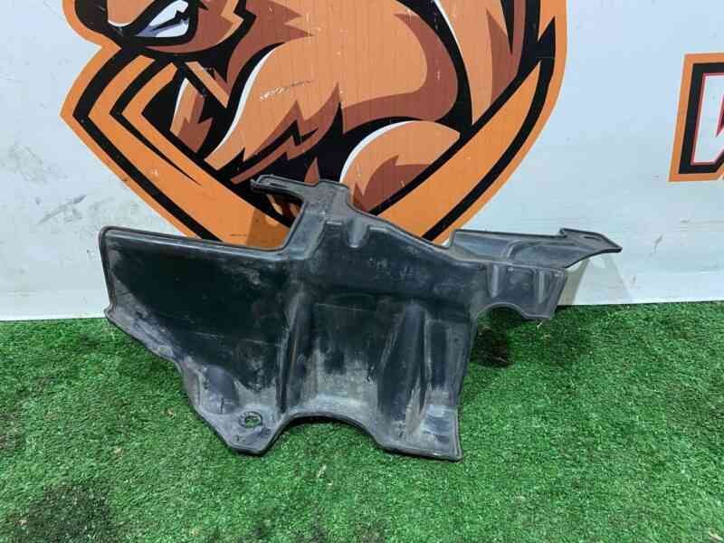LR088329 Heat shield left Range Rover Sport L494 (2014-2022) Used cost 10 € in stock 4 pcs.