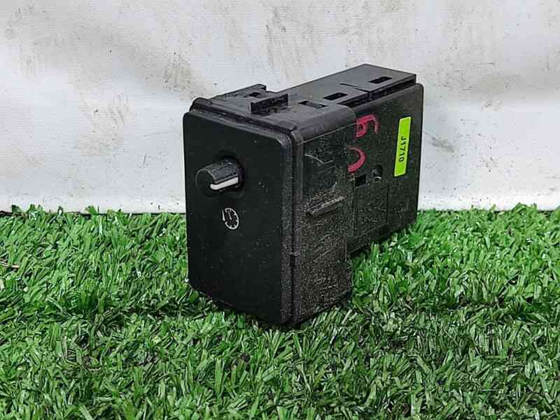 LR091207 Switch backlight adjustment Range Rover Velar L560 (2018-) Used cost 30 € in stock 1 pcs.