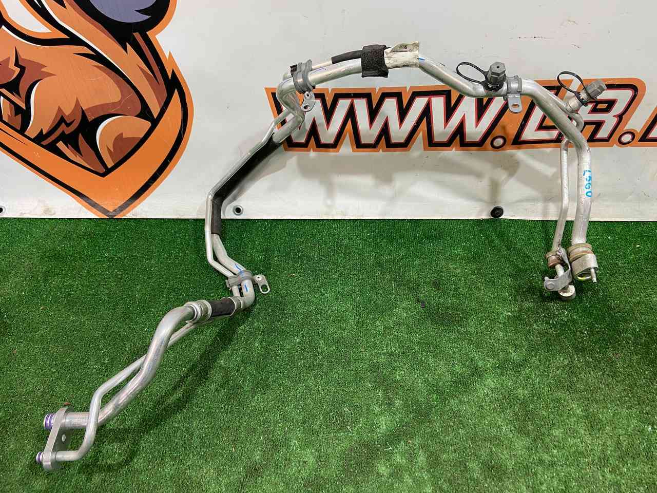 LR091465 Air conditioning pipe Range Rover Velar L560 (2018-) Used cost 125 € in stock 1 pcs.