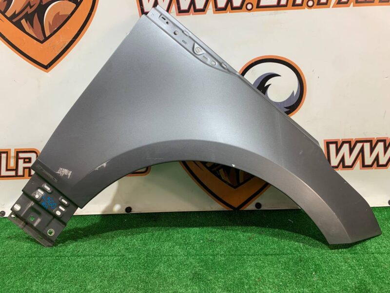 LR091698 Front right wing Range Rover Velar L560 (2018-) Used cost 300 € in stock 1 pcs.
