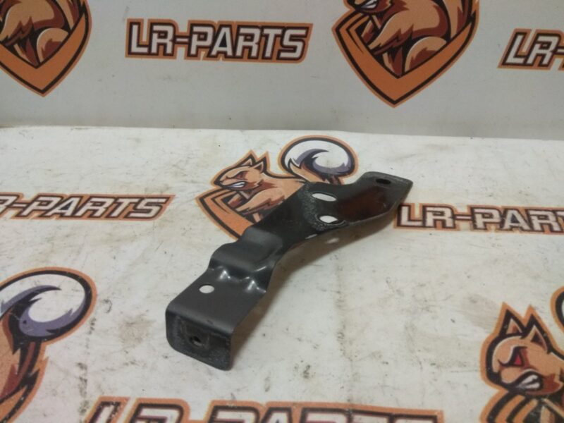 LR091707 Wing mounting bracket upper right RANGE ROVER VELAR (L560) Used cost 35 € in stock 3 pcs.