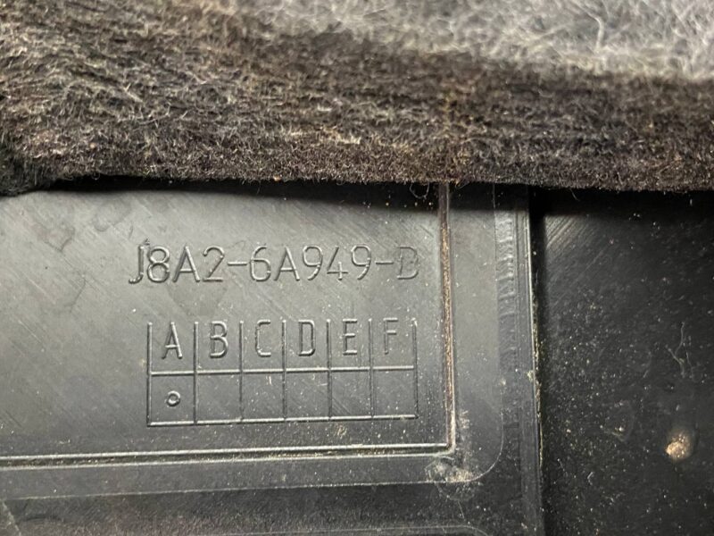 LR091894 Engine cover 3.0TD Range Rover Velar L560 (2018-) USED cost 150 € in stock 1 pcs.