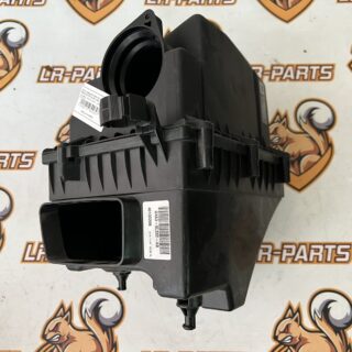 LR092220 Air filter housing right 3.0 ie Range Rover Velar L560 (2018-) Used cost 200 € in stock 1 pcs.
