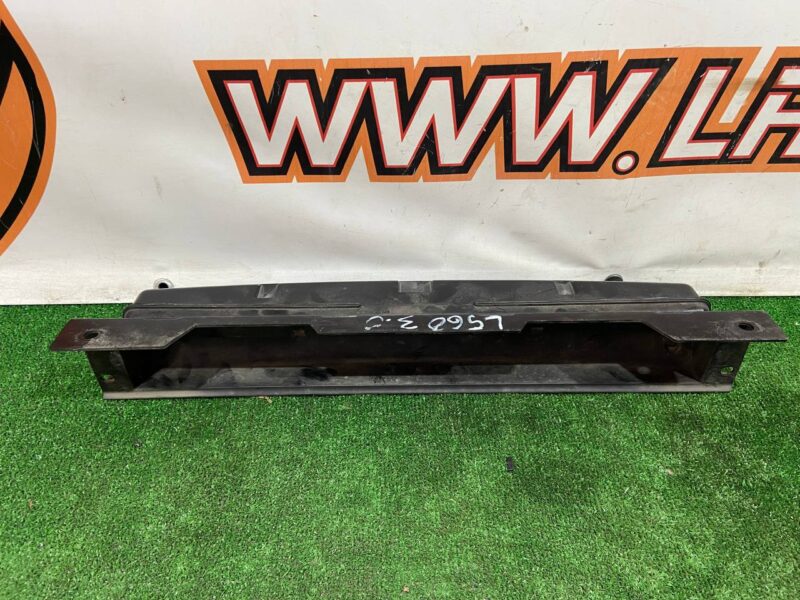 LR094005 Air intake Range Rover Velar L560 (2018-) Used cost 45 € in stock 1 pcs.