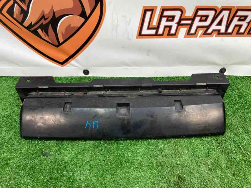 LR094005 Air intake Range Rover Velar L560 (2018-) Used cost 45 € in stock 1 pcs.