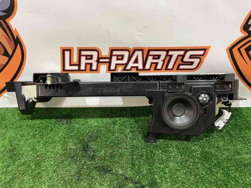LR095154 Cargo compartment panel support right Range Rover L405 (2013-2021) Used cost 75 € in stock 1 pcs.
