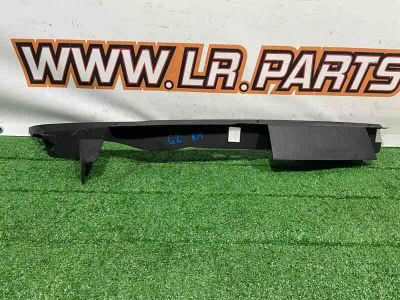 LR101655 Hood seal right Land Rover Discovery 5 used cost 38,2 € in stock 2 pcs.