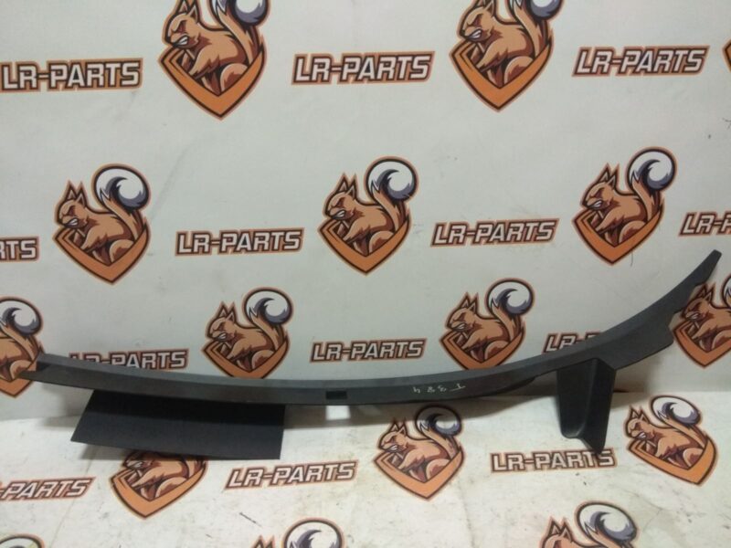 LR101655 Hood seal right Land Rover Discovery 5 used cost 38,2 € in stock 2 pcs.