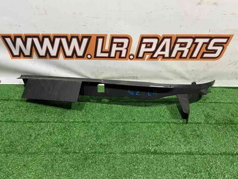 LR101682 Hood seal left Land Rover Discovery 5 L462 (2017-) used cost 38,2 € in stock 2 pcs.