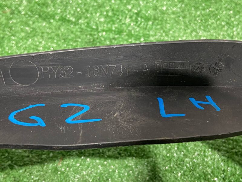 LR101682 Hood seal left Land Rover Discovery 5 L462 (2017-) used cost 38,2 € in stock 2 pcs.