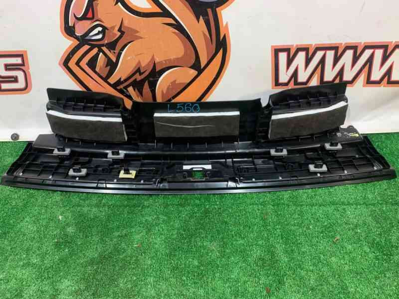 LR106601 Tailgate sill trim Range Rover Velar L560 (2018-) used cost 60 € in stock 1 pcs.