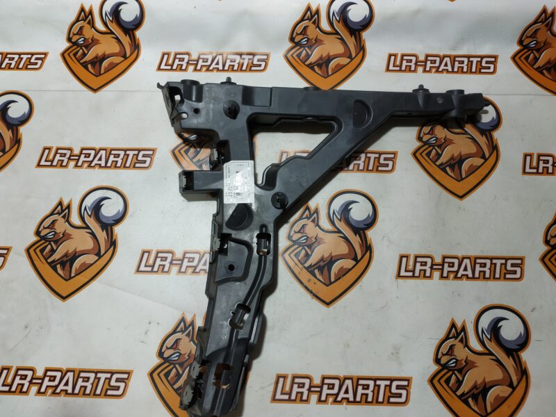 LR112657 Used RANGE ROVER VELAR (L560) bumper mounting bracket cost 38 € in stock 1 pcs.