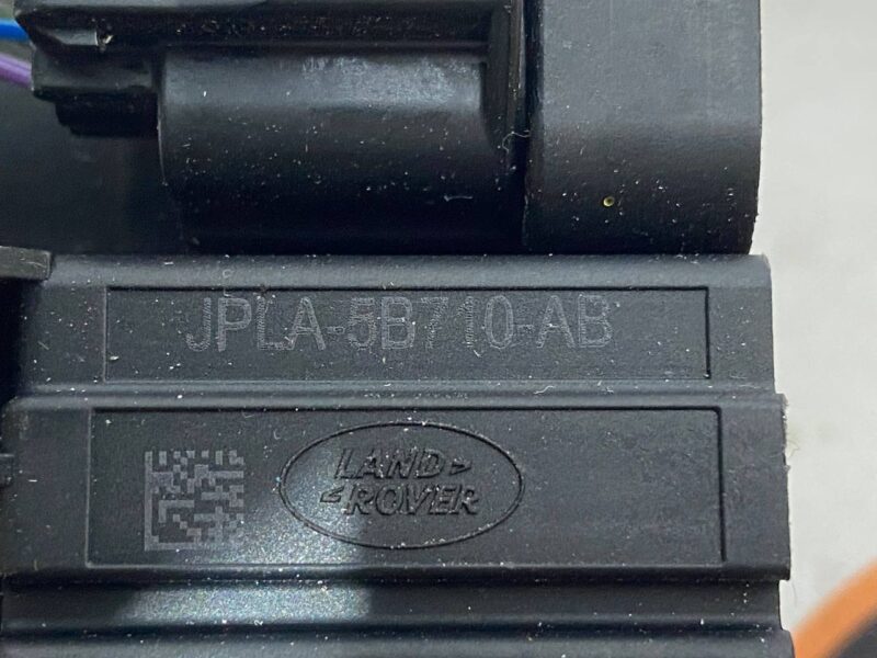 LR113342 Electromagnetic air suspension valve rear Range Rover Sport L494 Used - Image 14