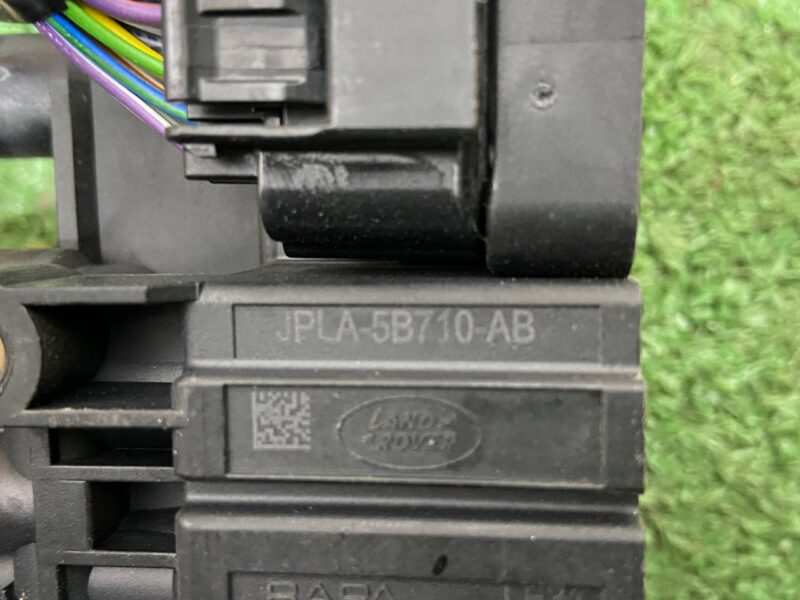 LR113342 Electromagnetic air suspension valve rear Range Rover Sport L494 Used - Image 30