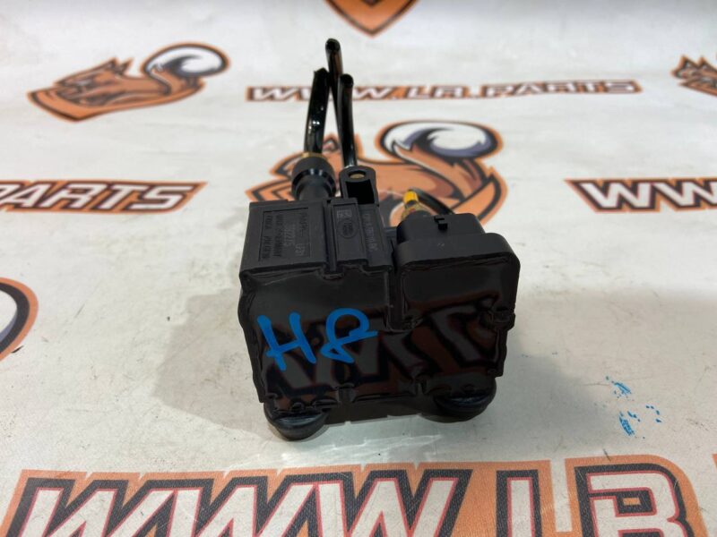 LR113342 Electromagnetic air suspension valve rear Range Rover Sport L494 Used - Image 33