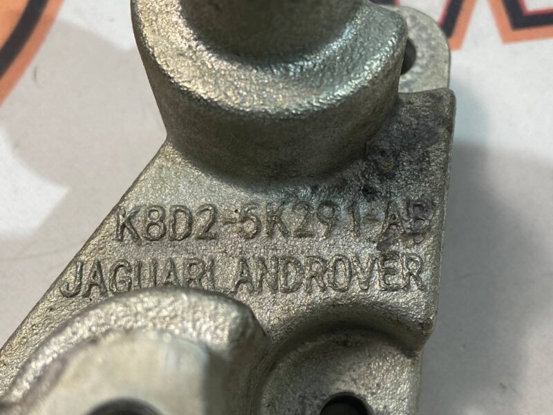 LR114108 Exhaust pipe bracket Land Rover Discovery Sport L550 (2015-) used cost 25 € in stock 3 pcs.