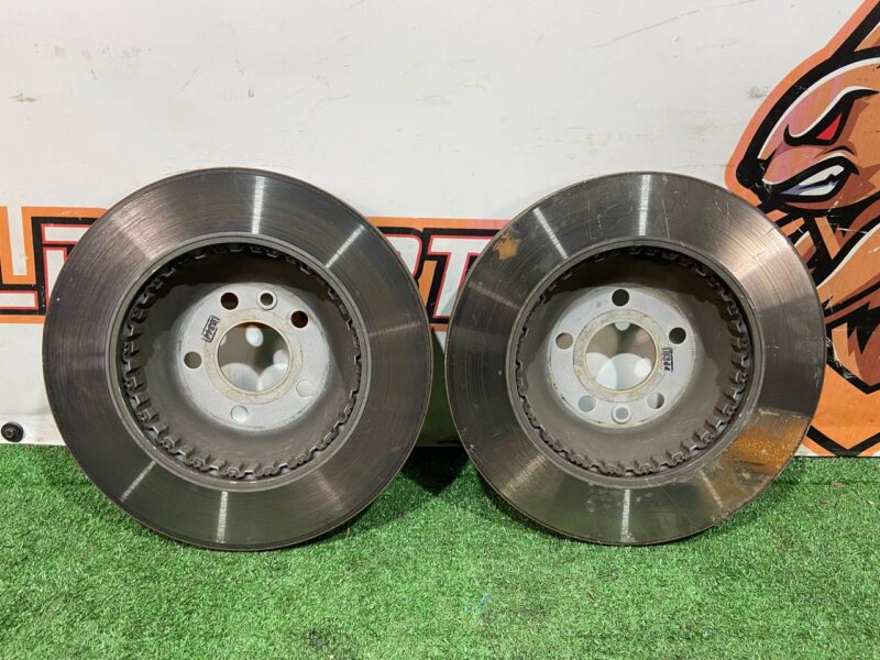 LR114564 Rear brake disc Land Rover Discovery Sport L550 Used cost 60 € in stock 3 pcs.