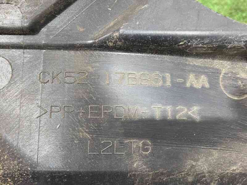 LR116213 Rear Bumper Mounting Bracket Central Range Rover L405 (2013-2021) Used - Image 13