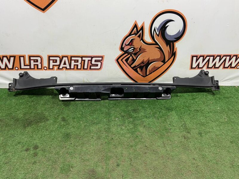 LR116213 Rear Bumper Mounting Bracket Central Range Rover L405 (2013-2021) Used cost 50 € in stock 3 pcs.