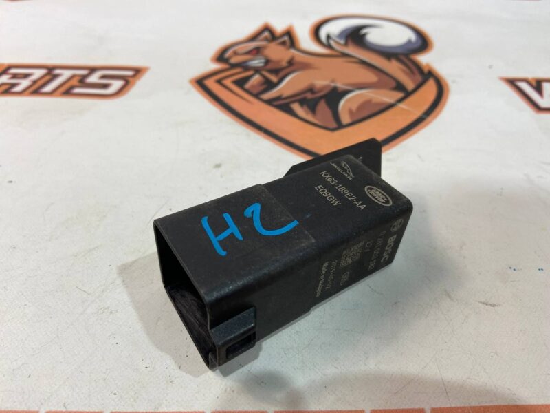 LR117592 Auxiliary heater control unit Range Rover Velar L560 Used cost 50 € in stock 4 pcs.