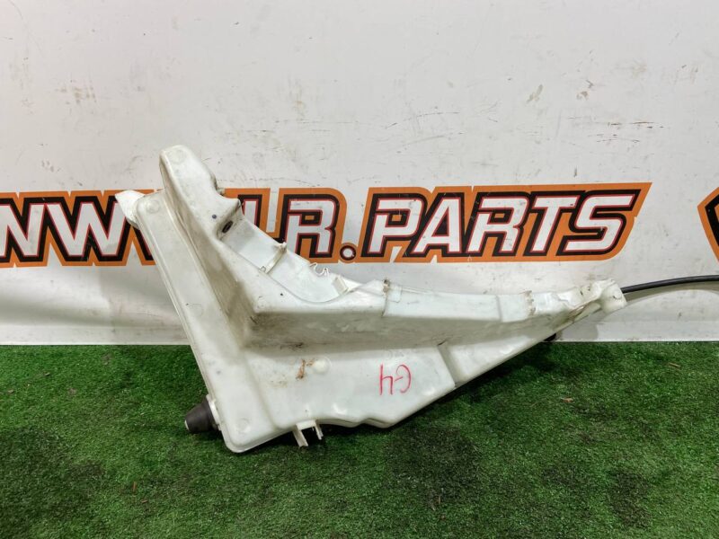 LR118191 Washer tank large Range Rover Sport L494 Used cost 100 € in stock 1 pcs.