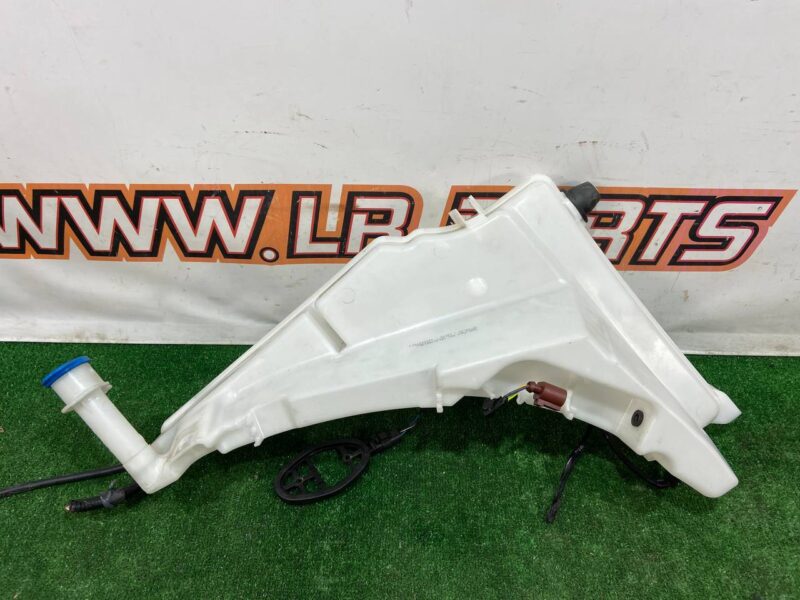 LR118191 Washer tank large Range Rover Sport L494 Used cost 100 € in stock 1 pcs.