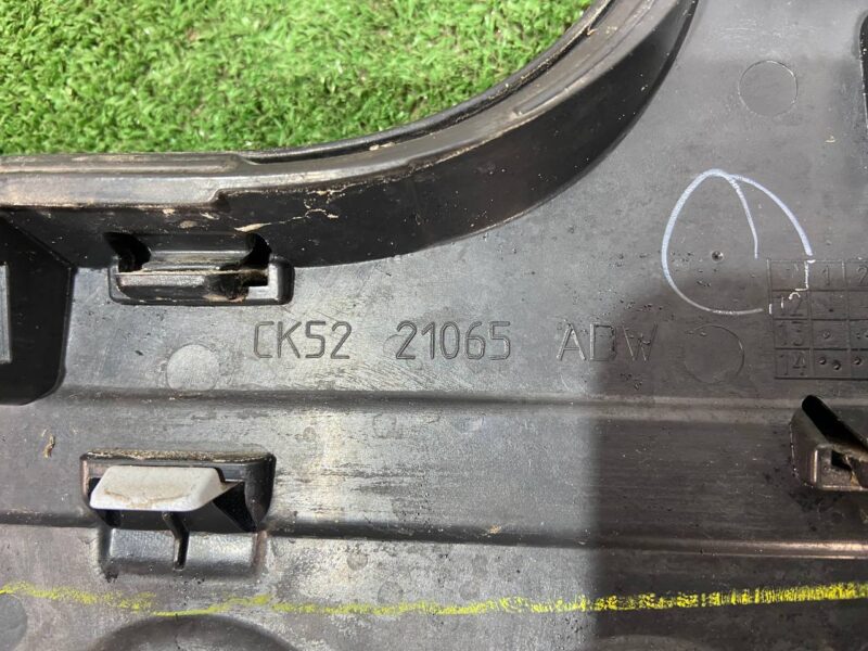LR125981 Front left door molding Range Rover L405 (2013-2021) Used - Image 15