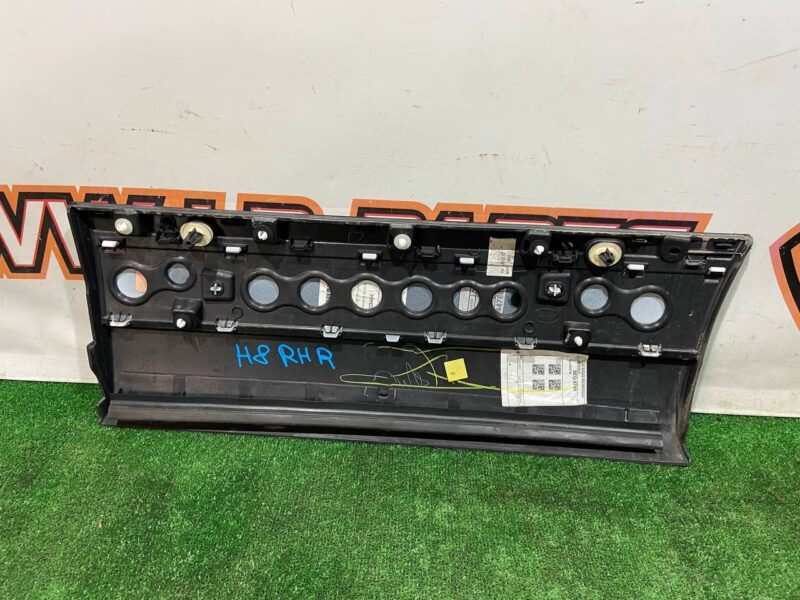 LR125982 Door trim rear right Range Rover L405 (2013-2021) Used - Image 12