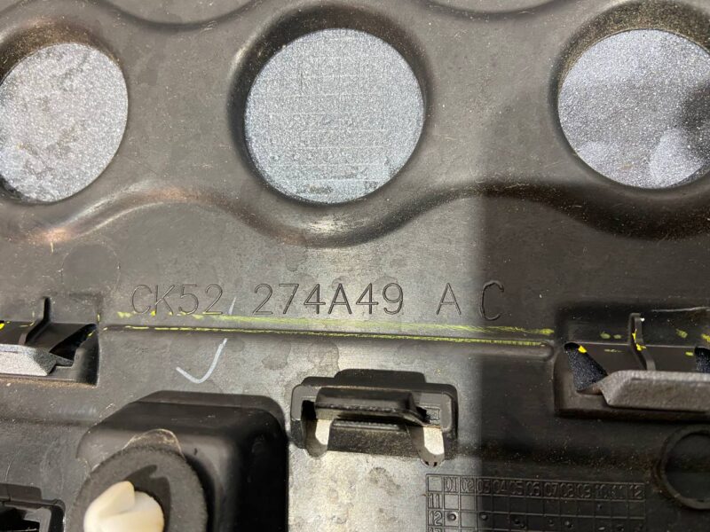 LR125983 Rear left door molding Range Rover L405 (2013-2021) Used cost 50 € in stock 10 pcs.