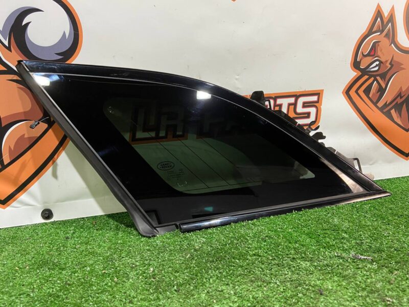 LR126000 Left body glass Range Rover Velar L560 (2018-) Used cost 140 € in stock 2 pcs.