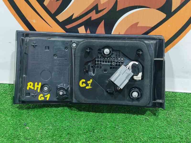LR126302 Rear right lamp in the trunk lid Land Rover Discovery 5 L462 (2017-) used cost 230 € in stock 1 pcs.
