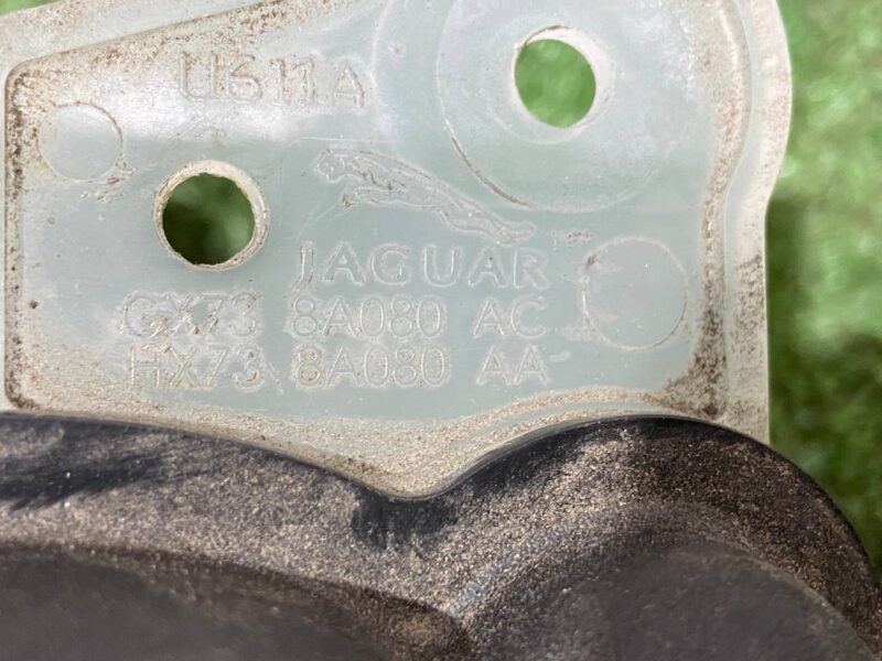 LR128194 Expansion tank 2.0D 3.0IE Range Rover Velar L560 Used cost 70 € in stock 3 pcs.