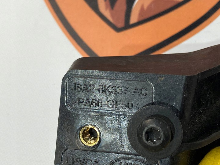 LR134917 Radiator bracket upper, right Range Rover Velar L560 (2018-) Used cost 25 € in stock 1 pcs.