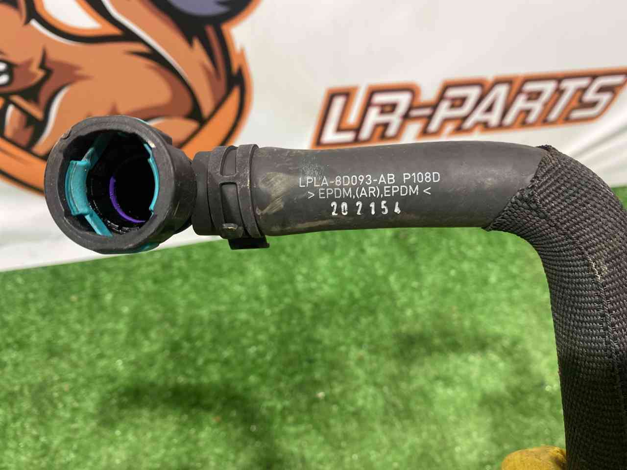 LR137012 Cooling pipe 3.0D ingenium Range Rover Sport L494 (2014-2022) Used cost 20 € in stock 1 pcs.