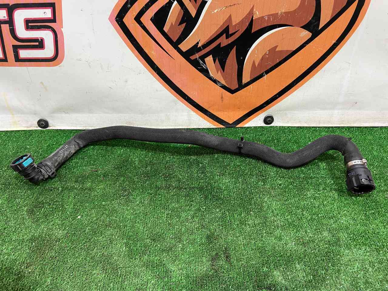 LR137012 Cooling pipe 3.0D ingenium Range Rover Sport L494 (2014-2022) Used cost 20 € in stock 1 pcs.