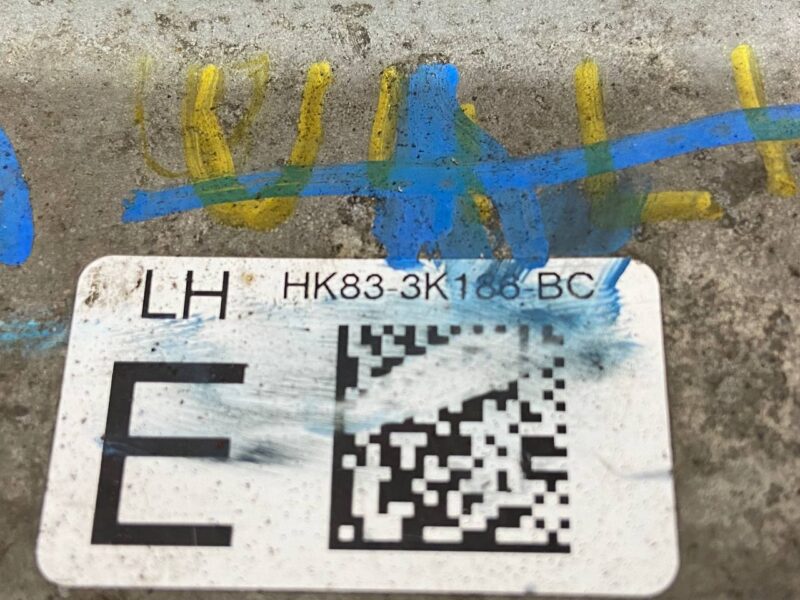 LR138443 Steering knuckle (pin) front left Range Rover Velar L560 (2018-) Used cost 278 € in stock 3 pcs.