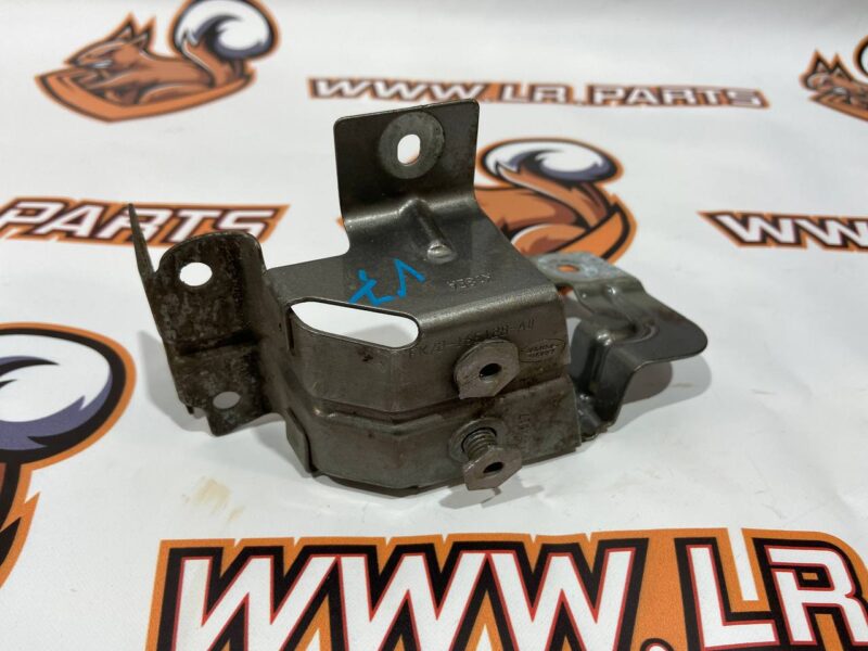 LR140283 Right wing bracket Land Rover Discovery Sport L550 (2015-) Used cost 20 € in stock 1 pcs.