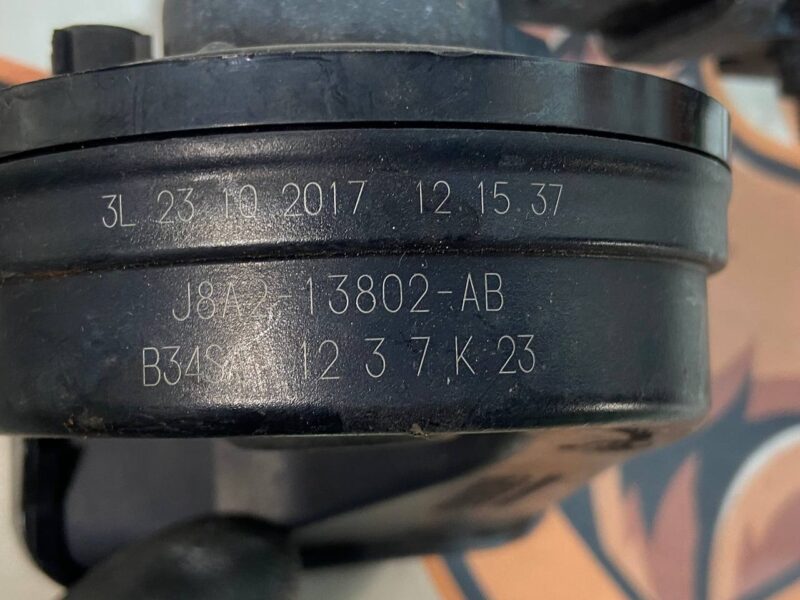 LR113221 Horn left Range Rover Velar L560 (2018-) Used - Image 12
