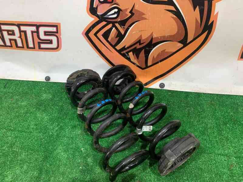 LR141910 Spring rear left/right Range Rover Velar L560 (2018-) used cost 50 € in stock 2 pcs.