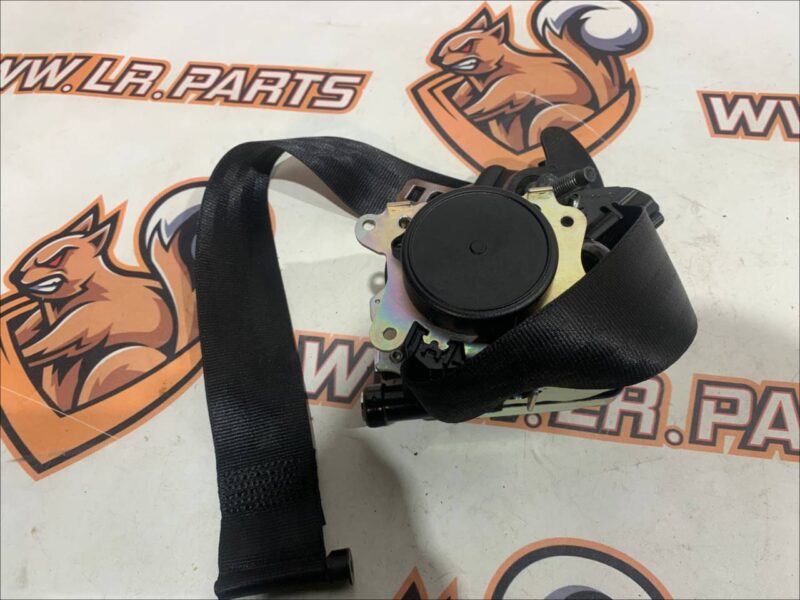 541123628PVJ Front right seat belt Range Rover Velar L560 (2018-) Used cost 150 € in stock 2 pcs.
