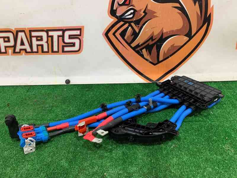 LR146089 Wiring from the battery to the converter Range Rover Velar L560 (2018-) Used cost 200 € in stock 3 pcs.