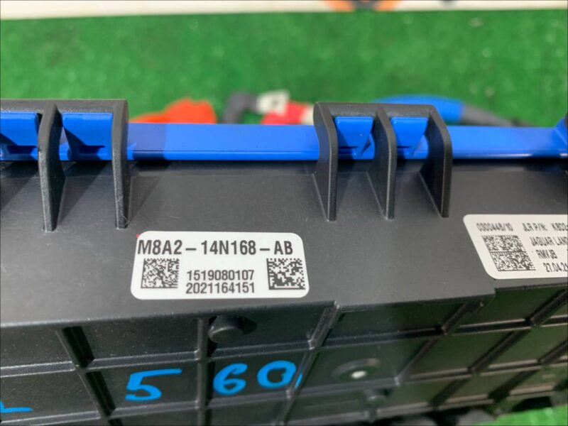LR146089 Wiring from the battery to the converter Range Rover Velar L560 (2018-) Used cost 200 € in stock 3 pcs.