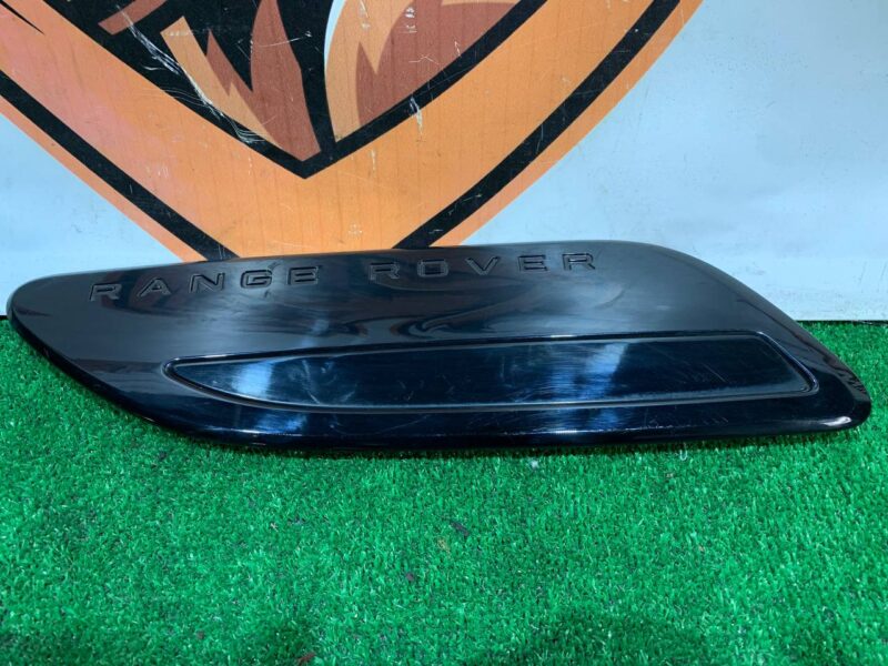 LR153967 Hood grille left Range Rover Velar L560 (2018-) Used cost 75 € in stock 1 pcs.